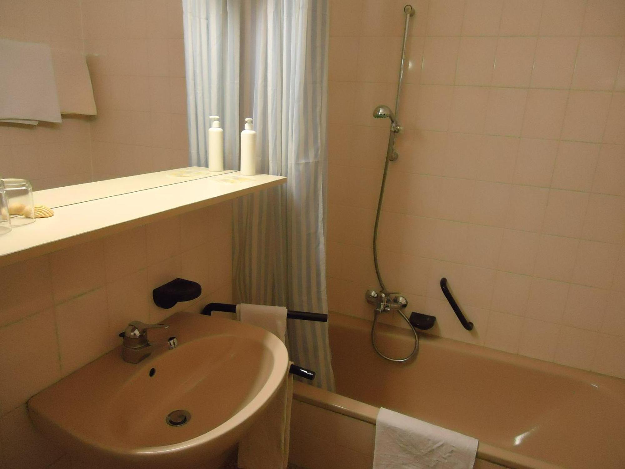 Enjoyhotel Garni Korntal Stuttgart B&B Parkplatz Sprinter Exterior photo