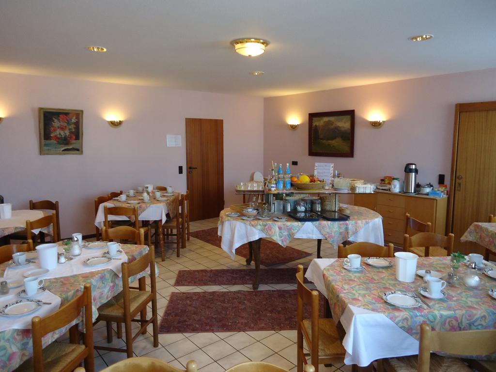 Enjoyhotel Garni Korntal Stuttgart B&B Parkplatz Sprinter Exterior photo