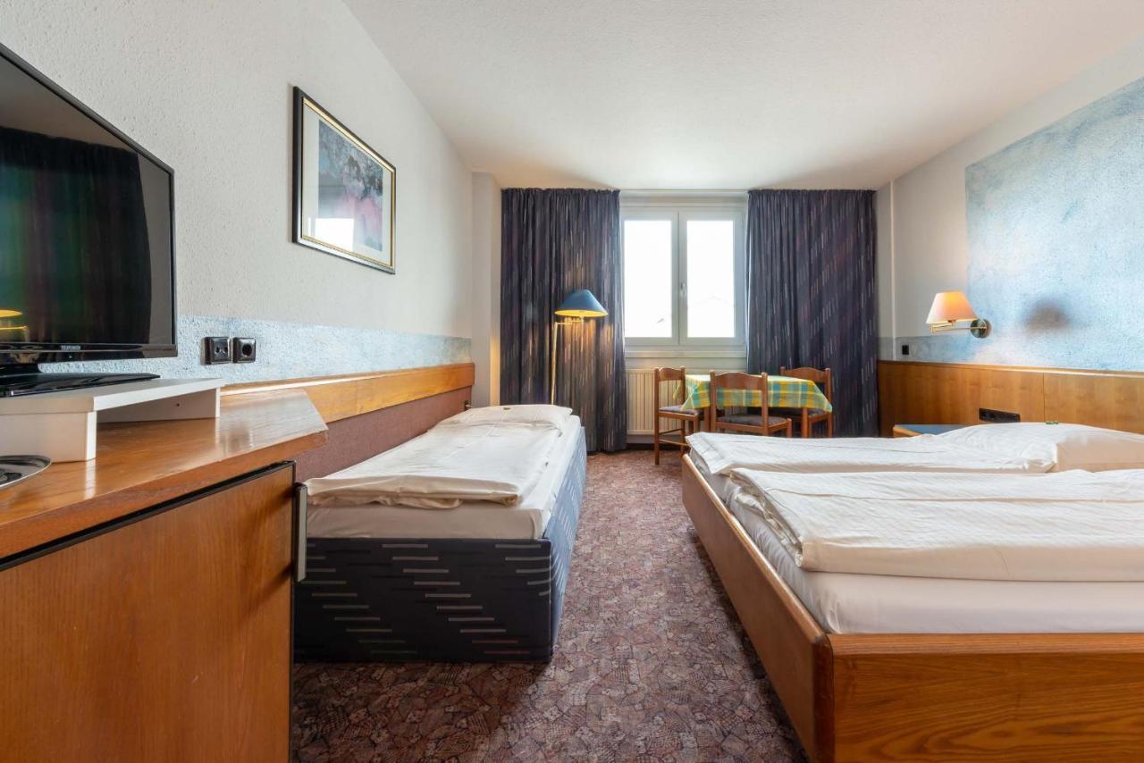 Enjoyhotel Garni Korntal Stuttgart B&B Parkplatz Sprinter Exterior photo