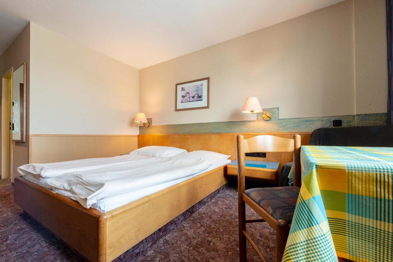 Enjoyhotel Garni Korntal Stuttgart B&B Parkplatz Sprinter Exterior photo