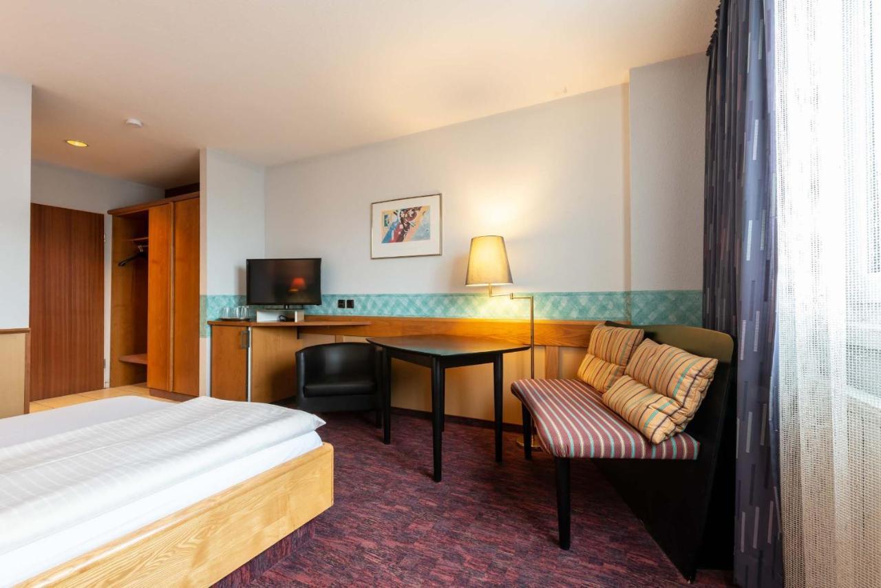 Enjoyhotel Garni Korntal Stuttgart B&B Parkplatz Sprinter Exterior photo